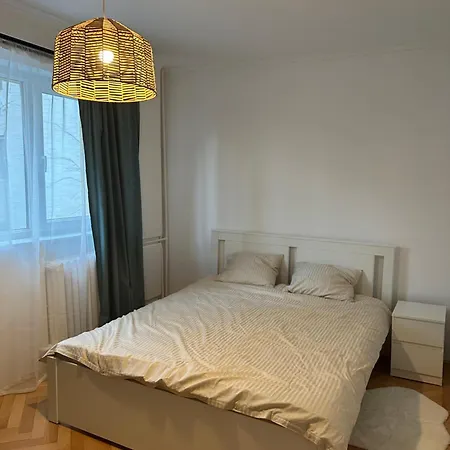 Happy Place Apartment *
